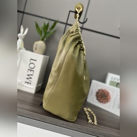 Loewe  Сумка Squeeze среднего размера