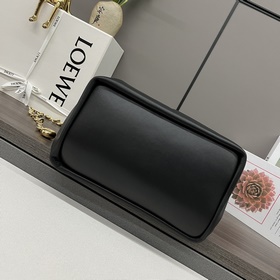 Loewe  Сумка Squeeze среднего размера