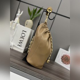 Loewe  Сумка Squeeze из кожи наппа, м