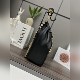 Loewe  Сумка Squeeze из кожи наппа, м