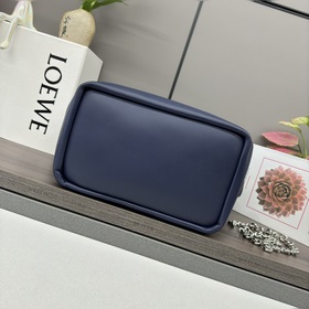 Loewe  Сумка Squeeze среднего размера