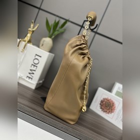Loewe  Сумка Squeeze среднего размера
