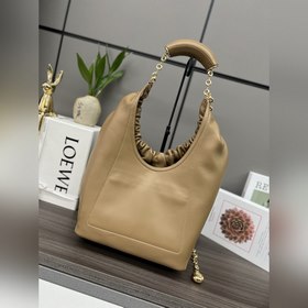 Loewe  Сумка Squeeze среднего размера
