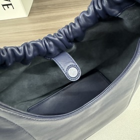 Loewe  Сумка Squeeze из кожи наппа, м