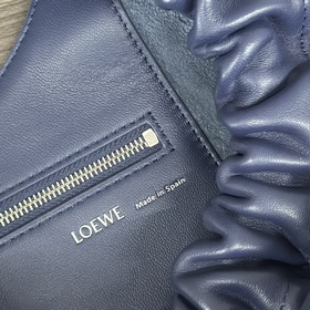 Loewe  Сумка Squeeze из кожи наппа, м