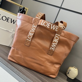 Сумка Loewe Fold Shopper из телячьей к