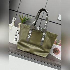 Сумка Loewe Fold Shopper из телячьей к