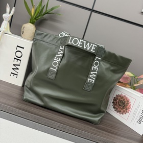 Сумка Loewe Fold Shopper из телячьей к