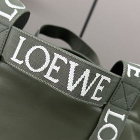 Сумка Loewe Fold Shopper из телячьей к