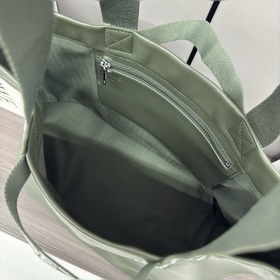 Сумка Loewe Fold Shopper из телячьей к