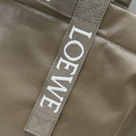 Сумка Loewe Fold Shopper из телячьей к
