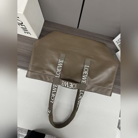 Сумка Loewe Fold Shopper из телячьей к