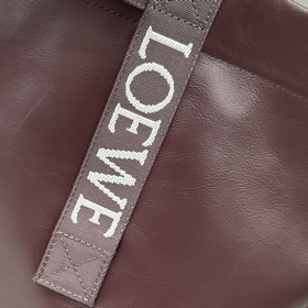 Сумка Loewe Fold Shopper из телячьей к
