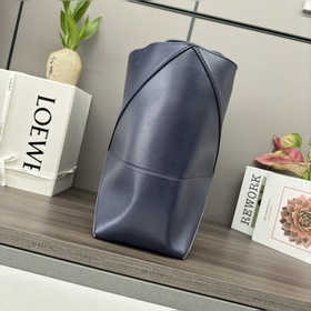 Loewe  Новая модель небольшой сумки