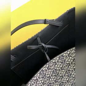 Loewe Новая сумка East West Tote из ж