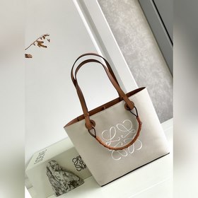 Loewe  Сумка-тоут с принтом. Модель м