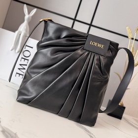 Сумка Loewe Draped из мягкой кожи напп
