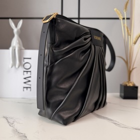 Сумка Loewe Draped из мягкой кожи напп