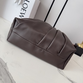 Сумка Loewe Draped из мягкой кожи напп