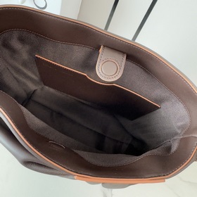 Сумка Loewe Draped из мягкой кожи напп