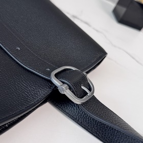 Loewe  Сумка-тоут из зернистой телячь
