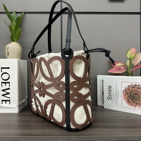Loewe  Маленькая сумка-тоут из перфор