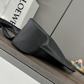 Loewe  Новая модель рюкзака Anton Sl