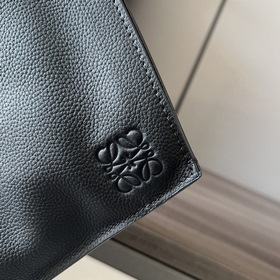 Рюкзак Loewe Anton Sling поступил в пр