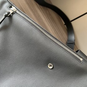 Рюкзак Loewe Anton Sling поступил в пр