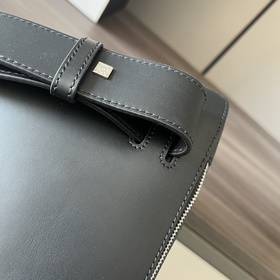 Рюкзак Loewe Anton Sling поступил в пр