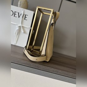Loewe  Поступила новая модель вертик