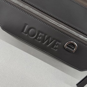 Loewe  Классическая сумка Sling из на