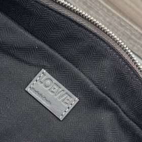 Loewe  Классическая сумка Sling из на