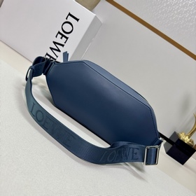 Loewe  Классическая сумка Sling из на