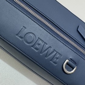 Loewe  Классическая сумка Sling из на