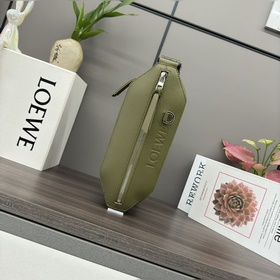Loewe  Классическая сумка Sling из на