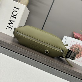 Loewe  Классическая сумка Sling из на