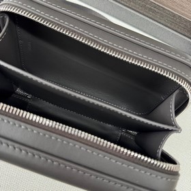 Loewe  Сумка Molded Sling из гладкой 
