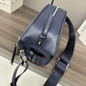 Loewe  Классическая сумка Sling из на