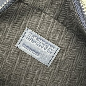 Loewe  Классическая сумка Sling из на