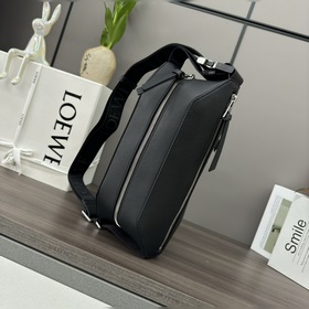Loewe  Классическая сумка Sling из на