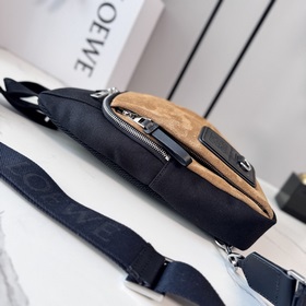 Сумка Loewe Flex Sling из канваса и за
