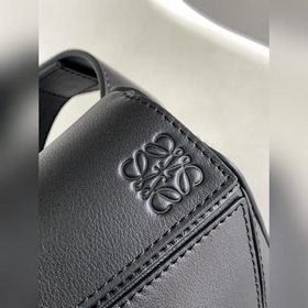 Loewe  Новая классическая сумка-пояс