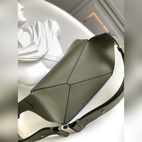 Loewe  Новая классическая сумка-пояс