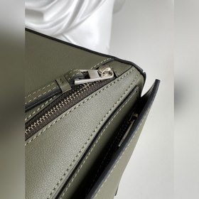 Loewe  Новая классическая сумка-пояс