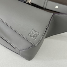 Loewe  Новая версия Новая модель Мал