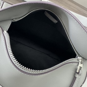 Loewe  Новая версия Новая модель Мал