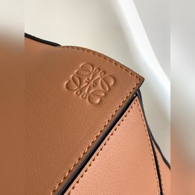 Loewe  Новая классическая сумка-пояс