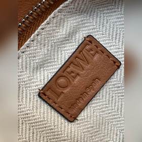 Loewe  Новая классическая сумка-пояс