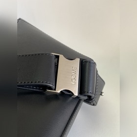 Loewe Новая классическая сумка-поясна